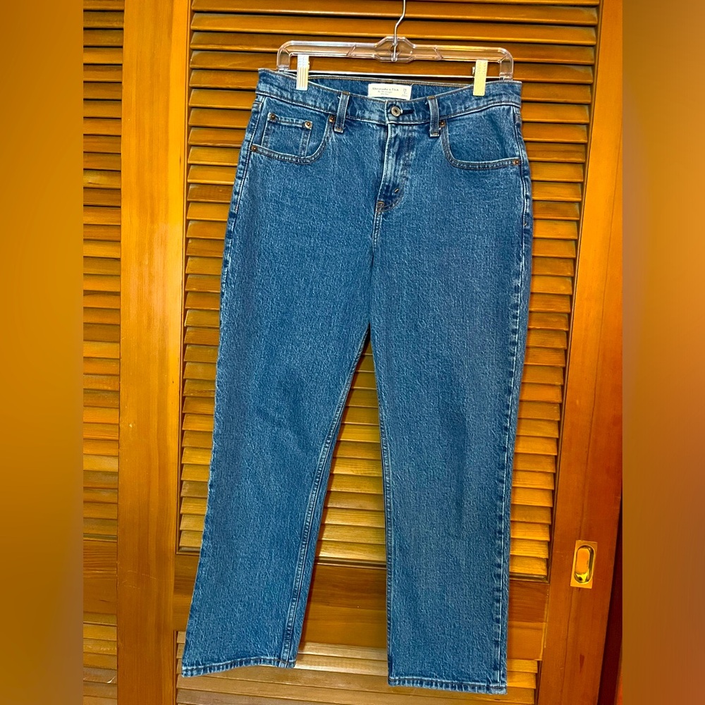 Abercrombie & Fitch Curve Love Mid Rise 90s Straight Jeans Size 28 Extra Short